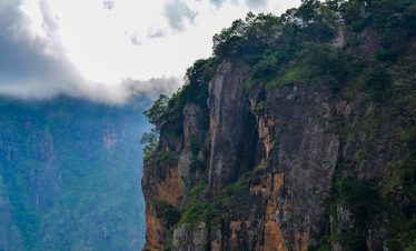 Beautiful shot of Pillar Rocks Viewpoint, Kodaikanal, India